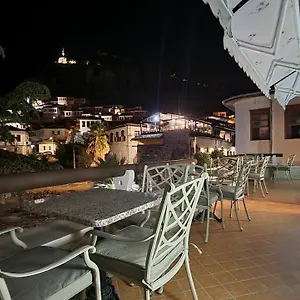 Bed & Breakfast Master, Berat
